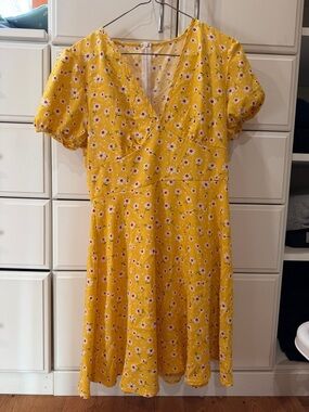 SHEIN Yellow Floral V-Neck Midi Dress